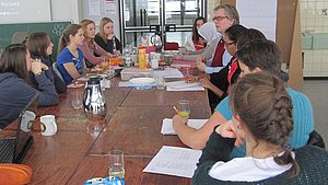 Projekt-Workshop zum Thema „Wie entwickelt man Strategien?“ mit Schülerinnen des MGB und Prof. Heinemann